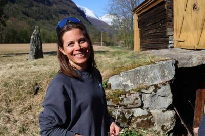 width=device-width, initial-scale=1, viewport-fit=cover