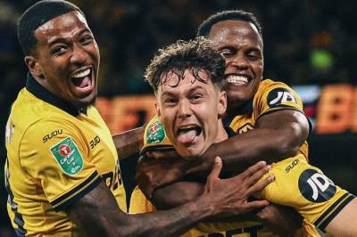 Vurderer å allerede sparke Rob Edwards og selge Jørgen Strand Larsen