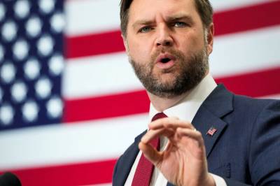 Gjør narr av krigshelt: - Som Forrest Gump