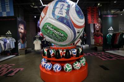 Fifa bekrefter: Grønt lys til reklame underveis i VM-kamper