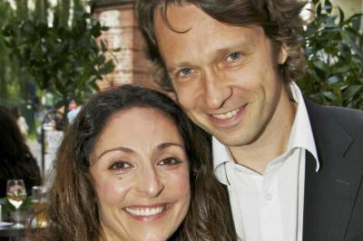 Bekrefter skilsmisse