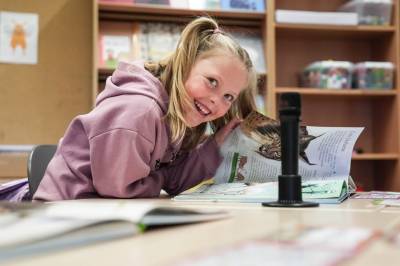 Då elevane skulle få nye nettbrett kjøpte heller rektor bøker