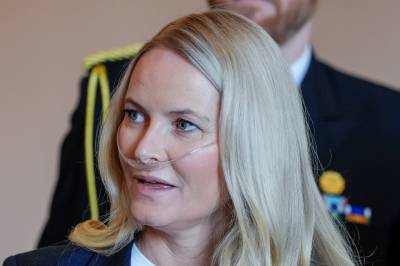 Kirken slår ring om Mette-Marit: Oppfordrer til bønn