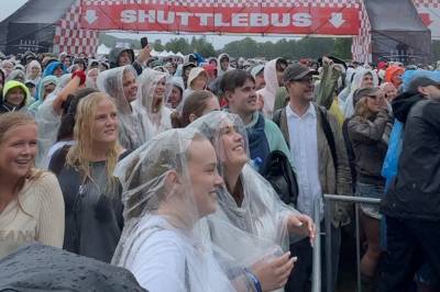– Køen er LAAAANG