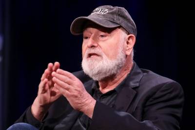 AP: Rob Reiner og kona funnet døde med stikkskader – etterforskes som drap