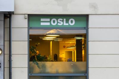 Magasinet selges kun av vanskeligstilte – nå sliter de med å få leid lokaler: – Skeptiske til å ha oss der