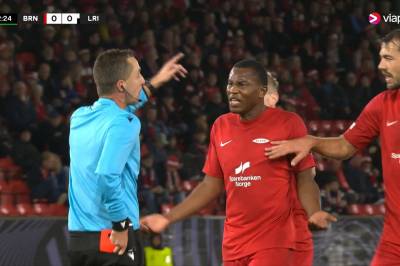 Brann redusert til ti mann før halvtimen er spilt