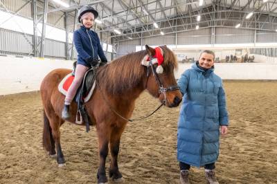 Nissedag i stallen: – Det har nesten blitt som et familieprosjekt