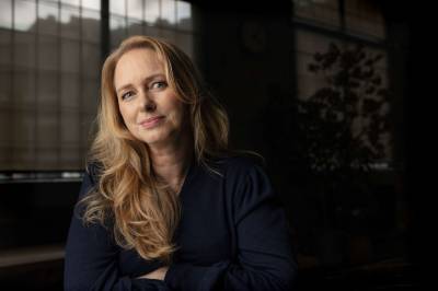 Kullsyren forsvinner så å si fra historien