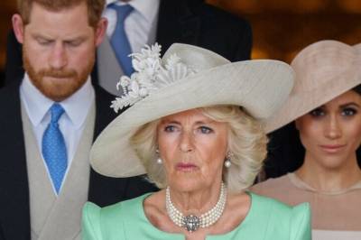 Nær venn: - Meghan har hjernevasket Harry