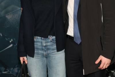 NÅ: Kjendisene strømmer på