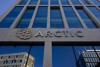 Siktet for innsidehandel: Meglerhuset var rådgiver hver gang