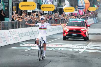 Tadej Pogačar bekrefter at han vender tilbake til La Vuelta a España etter syv år
