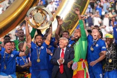 Fifa-presidenten: Trump skal overrekke trofeet til VM-vinneren