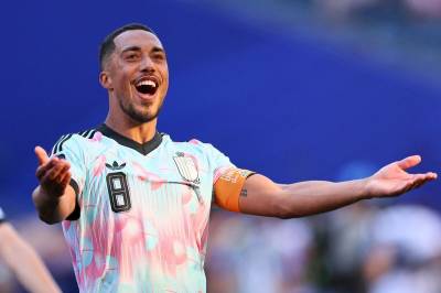 Youri Tielemans klar for Manchester United