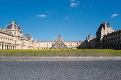 Ni arrestert på grunn av mistanke om billettsvindel for 10 millioner euro ved Louvre