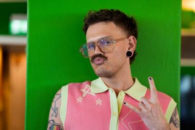 Norges Eurovision-håp mistet stemmen – får hjelp av «trollmannen»