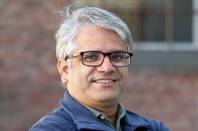 – Datteren min er født i Norge, men spør hvor hun hører til