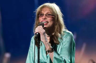 Artisten Carly Simon har Parkinsons sykdom