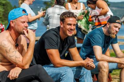 Raser mot «nye» Farmen: – Bånn i bøtta