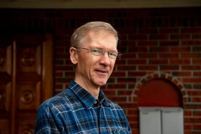 width=device-width, initial-scale=1, viewport-fit=cover