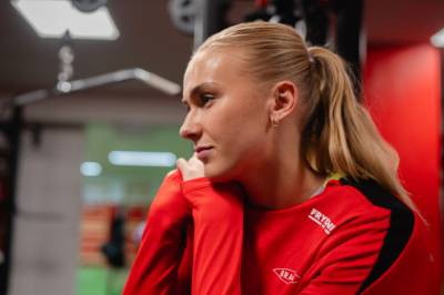 Rekord-Selma er en hissigpropp: – Drit forbanna