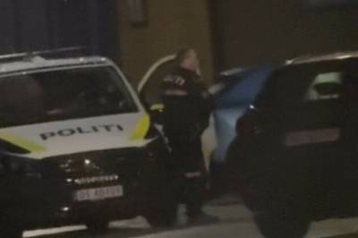 Væpnet politijakt etter knivstikking