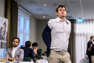 Carlsen med overraskende tap: – Grov tabbe