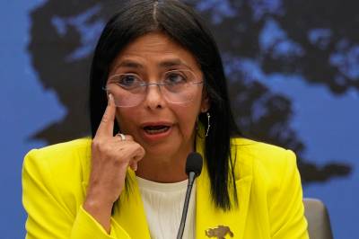 Venezuelas visepresident blir fungerende president