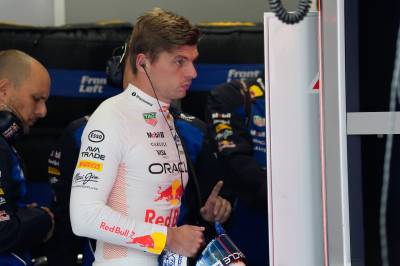 Verstappen krasjet stygt på hjemmebane – løpet stoppet