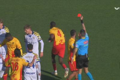 Se høydepunktene: To røde kort da Parma slo Lecce