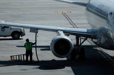 Sommerferien kan ryke: Mangel på flybensin truer Europa