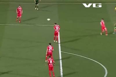 Short Goal by Ruggero Frosinini