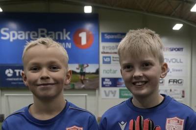 Håkon og Iver vil bli målvakt på landslaget