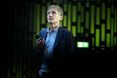 Robert Næss kjøper ikke forklaring om markedsuro: – Det er i ferd med å rakne