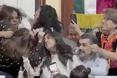 Går løs på hverandre i kongressen