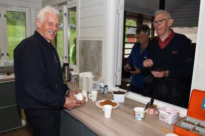 Vaffelpressa er i gang igjen, det crosses og det mjaues i Rana