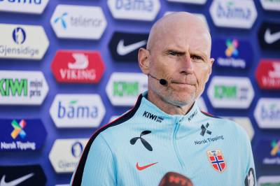 SE: Ståle Solbakken møter pressen