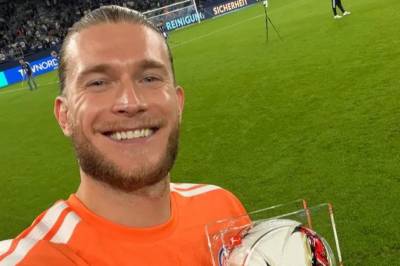 Fantastiske Loris Karius viser Harry Kane  – og Liverpool-supporterne – sin klasse!