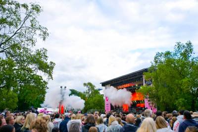 47 ungdommer bortvist fra Rådhusplassen i Oslo