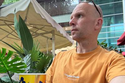 Frank hadde patroner i bagasjen – satt fast i Vietnam i over ni uker