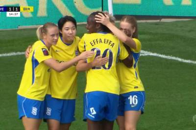 Oceane Hurtre med mål mot Everton