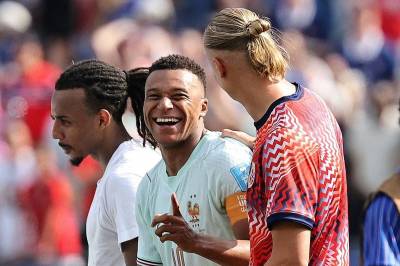 Haaland hylles i England etter Frankrike-kampen