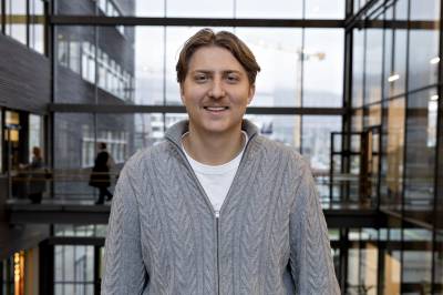 Felix kjøpte leiligheten med cash: – Usikker på om det var lov