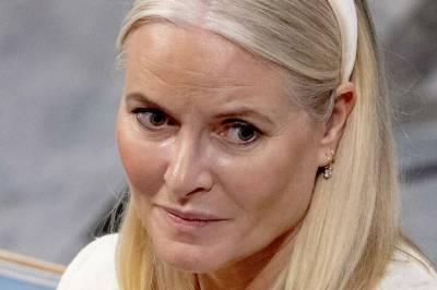 Legger press på Mette-Marit