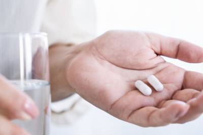 Skal du fullføre antibiotika­kuren? Studie får professorer til å gi klar beskjed