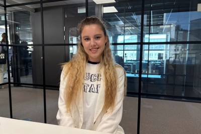 Rekordfulle skoler i Molde – Anhelina (17) må pendle