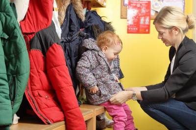 - Mange føler seg som en dårlig mamma hvis de henter i barnehagen 15.30