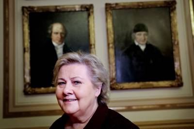 Nesten alle nekrologer skrives av menn. Erna Solberg er et unntak.