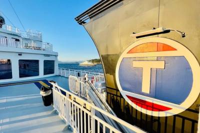 Taper trolig 40 millioner kroner på de forsinka hydrogenfergene